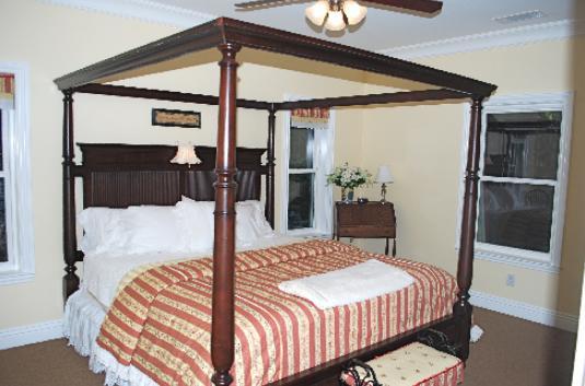 Tin Lizzie Inn Fish Camp Room photo